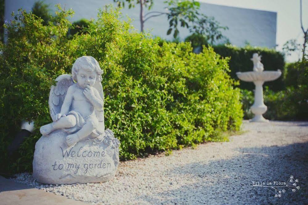 Villa La Flora Kanchanaburi Ngoại thất bức ảnh