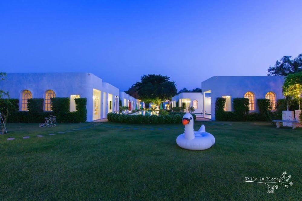 Villa La Flora Kanchanaburi Ngoại thất bức ảnh